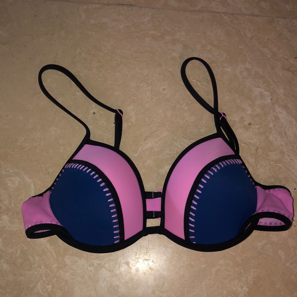 Victoria’s Secret bikini top